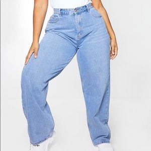Plus Mid Blue Wash Split Baggy Boyfriend Jeans!